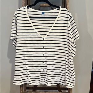 👗Bundle 5/$25👗 Striped V-Neck Button-Up Top Size XXL